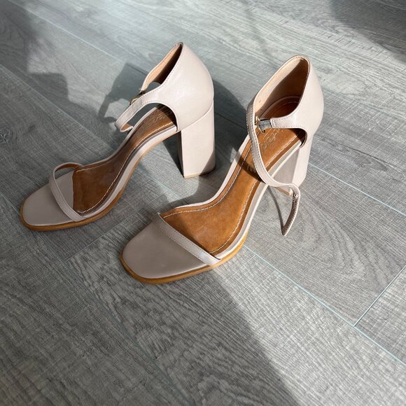 l'intervalle cream/tan 3inch heels size 8 - Picture 1 of 3